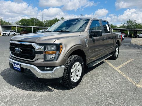 Used 2023 Ford F150 XLT AWD/4WD image 4