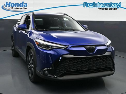Used 2023 Toyota Corolla Cross AWD Hybrid w/ Convenience Package image 3