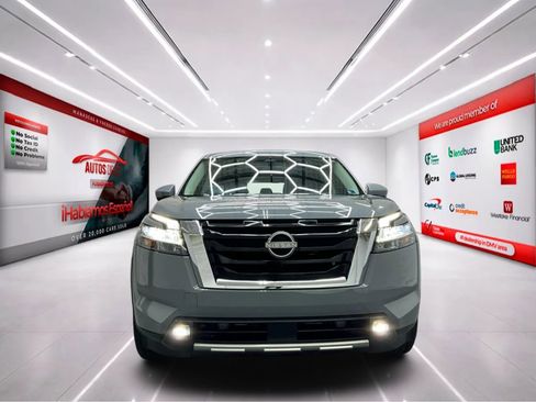Used 2022 Nissan Pathfinder Platinum image 3