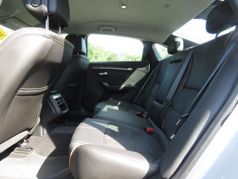 Used 2014 Chevrolet Impala LT w/ Premium Seating Package FWD image 19