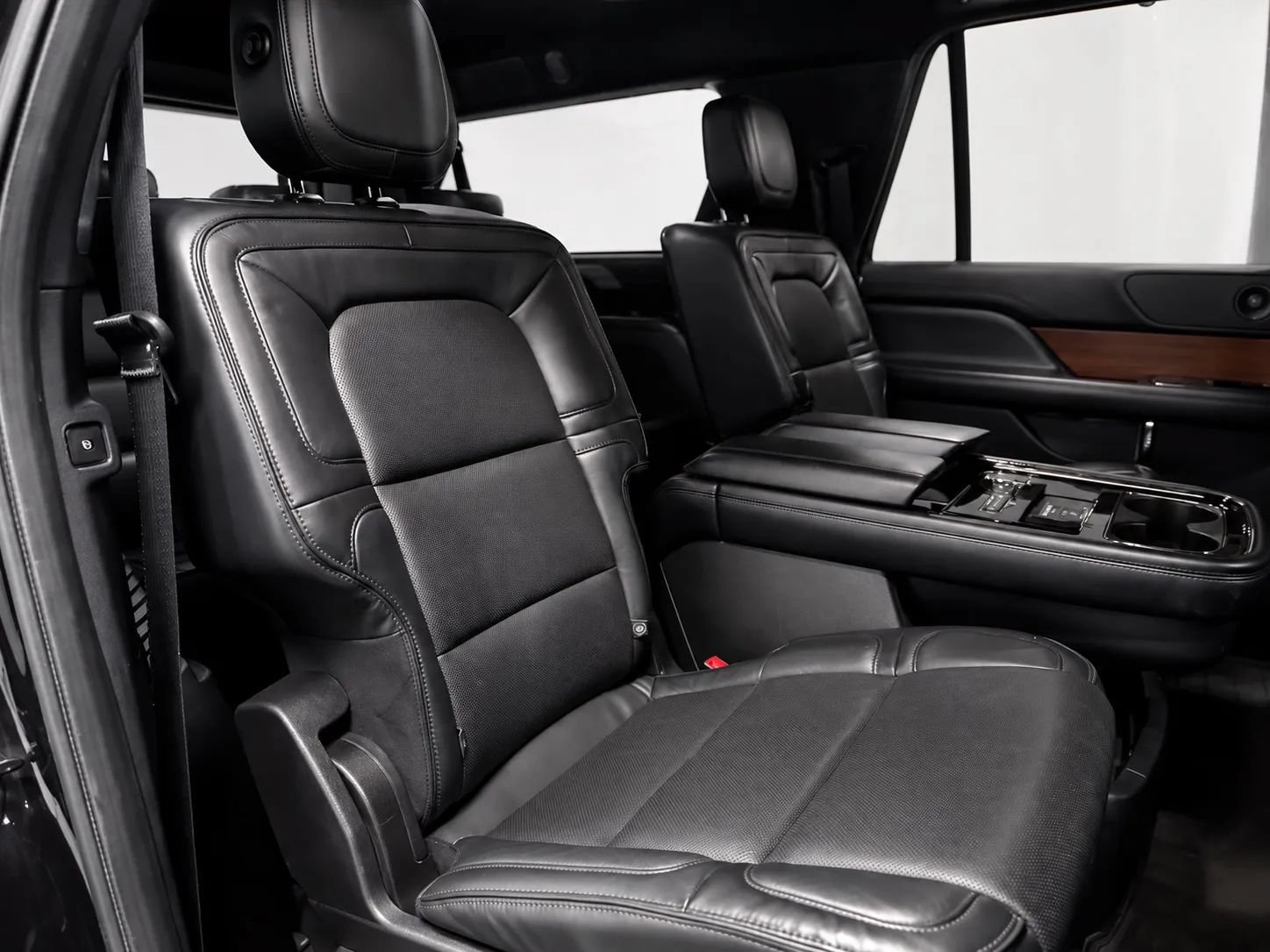 Used 2019 Lincoln Navigator L Reserve w/ Cargo Package AWD/4WD image 19