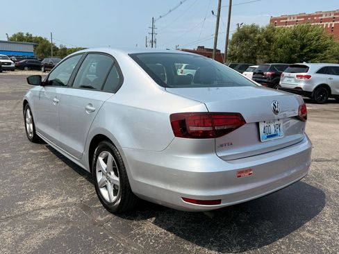 Used 2016 Volkswagen Jetta S FWD image 4