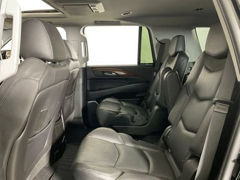 Used 2018 Cadillac Escalade Premium Luxury AWD/4WD image 30