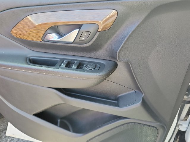 Used 2020 GMC Terrain SLE w/ Elevation Edition FWD image 13
