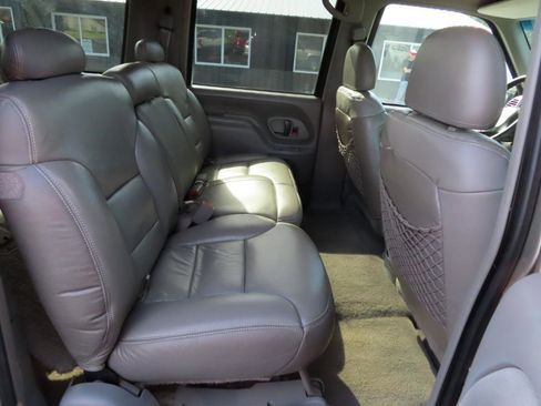 Used 1999 Chevrolet Suburban 2500 w/ Preferred Equipment Group 3 AWD/4WD image 47