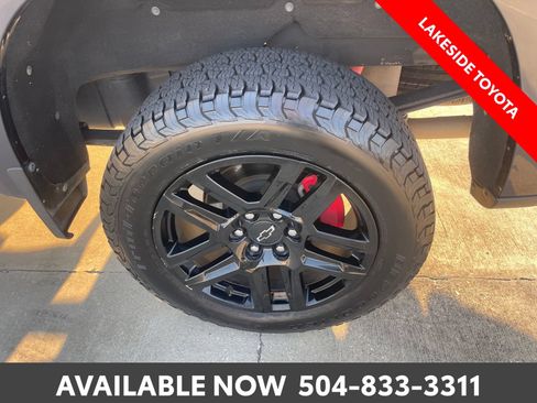 Used 2022 Chevrolet Silverado 1500 LT Trail Boss w/ LT Trail Boss Premium Package AWD/4WD image 12