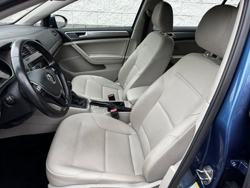 Used 2015 Volkswagen Golf S image 7