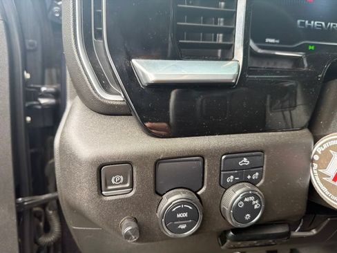 Used 2022 Chevrolet Silverado 1500 LT RWD image 7