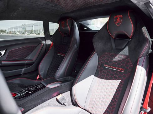 Used 2023 Lamborghini Huracan Tecnica RWD image 43