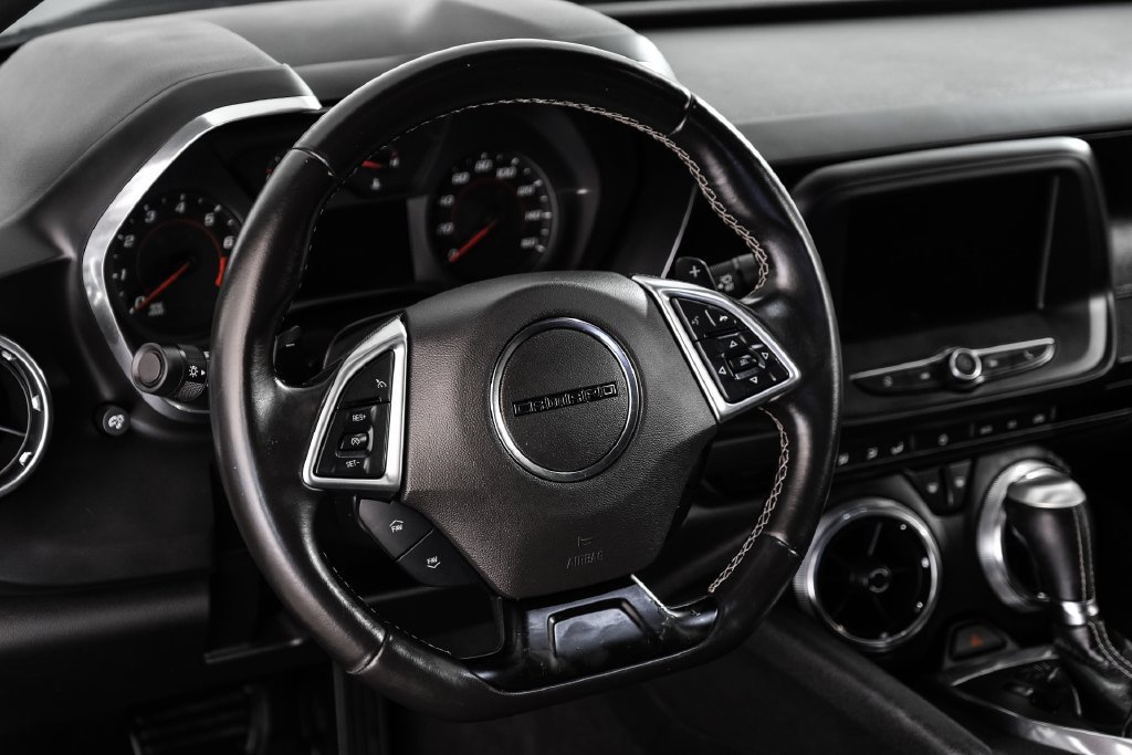 Used 2020 Chevrolet Camaro LT RWD image 11