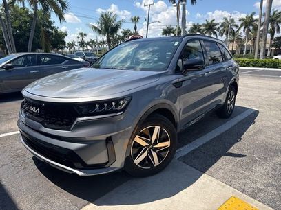 Used 2023 Kia Sorento S w/ Panoramic Sunroof Package