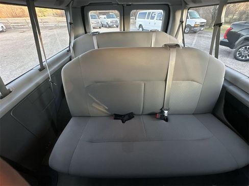 Used 2013 Ford E-350 and Econoline 350 XLT image 21