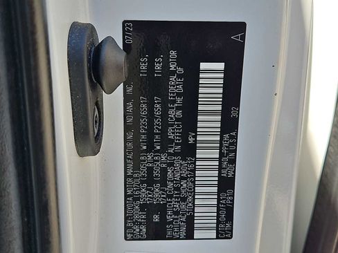 Used 2023 Toyota Sienna LE image 30