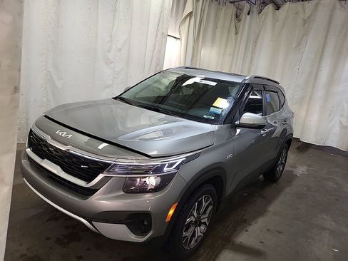 Used 2023 Kia Seltos EX AWD/4WD image 2