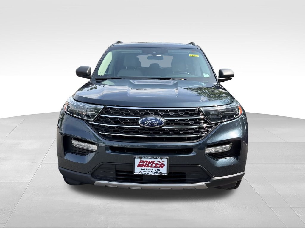 Used 2022 Ford Explorer XLT w/ Equipment Group 202A AWD/4WD image 2