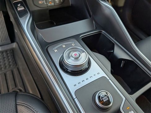 Used 2025 Kia Sorento EX image 11