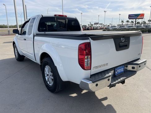 Certified 2021 Nissan Frontier SV image 3