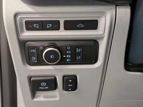 Used 2022 Ford F150 Limited image 20