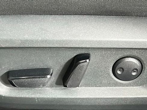 Used 2023 Nissan Rogue SV image 24