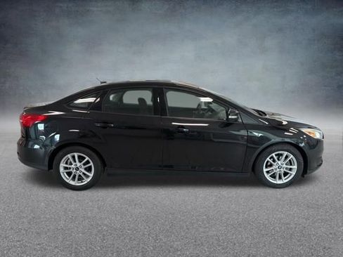 Used 2015 Ford Focus SE image 5