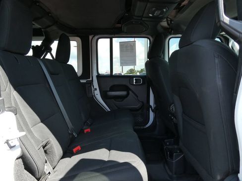 Used 2018 Jeep Wrangler Unlimited Sport S AWD/4WD image 15