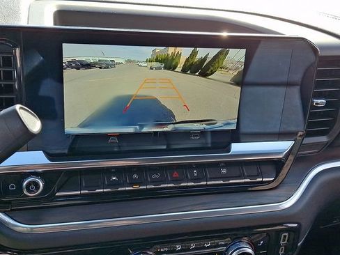 Used 2025 GMC Sierra 1500 SLT image 18