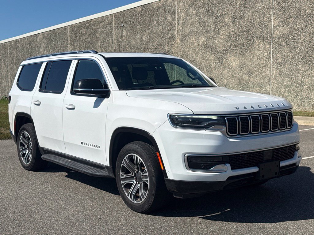 Used 2023 Jeep Wagoneer 4WD w/ Premium Group I image 1