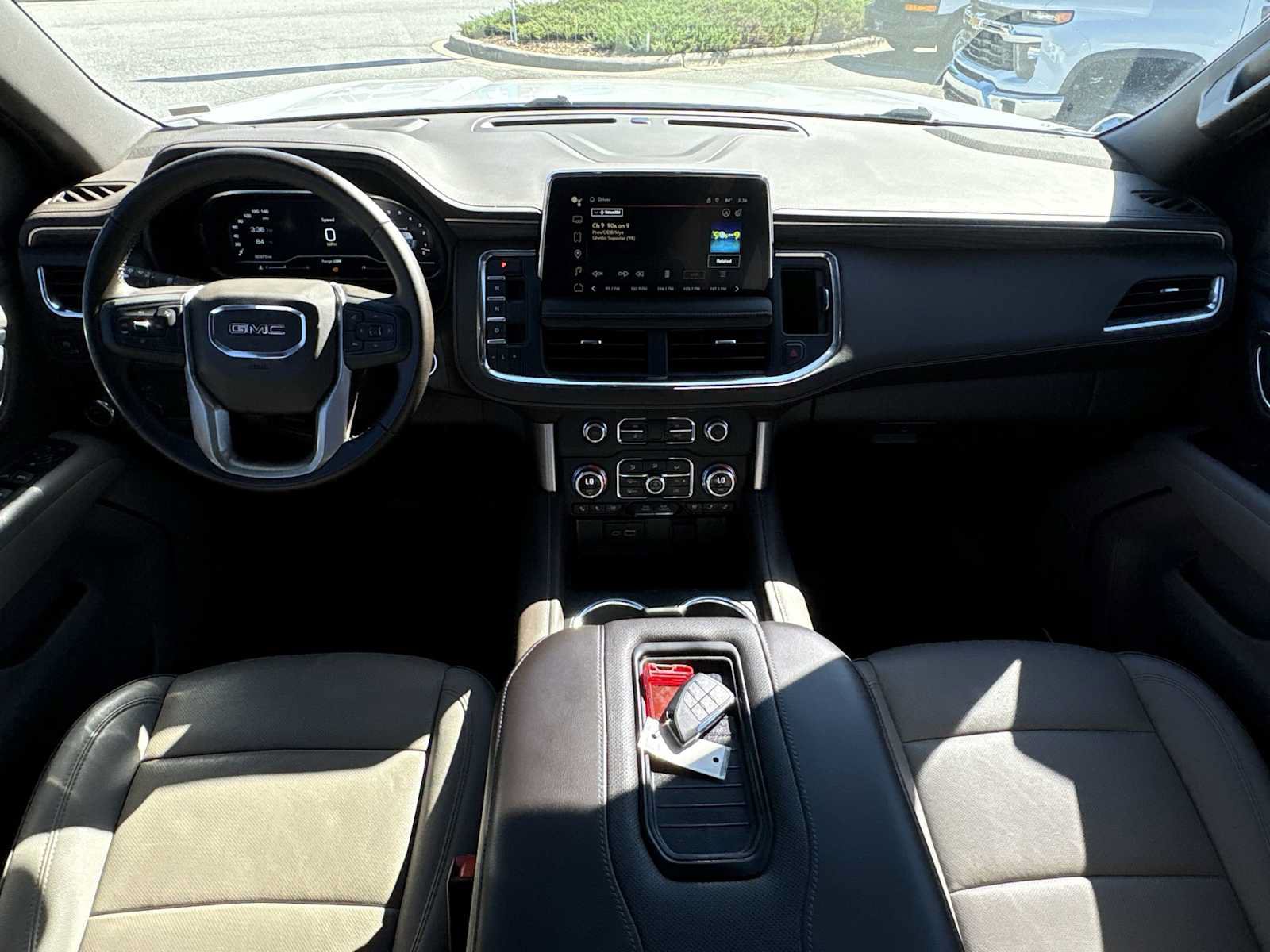 Used 2024 GMC Yukon SLT RWD image 19