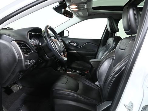 Used 2021 Jeep Cherokee Limited w/ Elite Package image 3