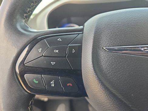 Used 2021 Chrysler Pacifica Touring w/ S Appearance Package FWD image 21