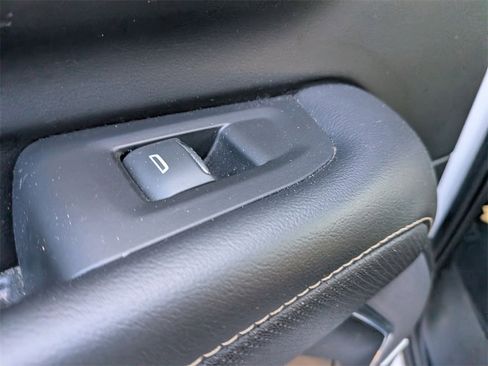 Used 2023 Chevrolet Suburban Premier image 27