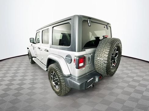 Used 2019 Jeep Wrangler Unlimited Sahara w/ Cold Weather Group AWD/4WD image 10
