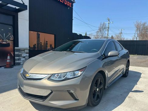 Used 2017 Chevrolet Volt LT w/ Comfort Package image 1