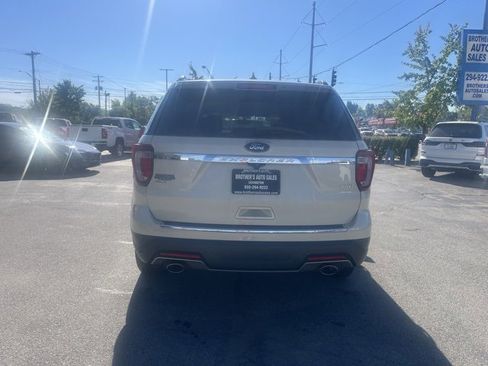 Used 2018 Ford Explorer XLT w/ Equipment Group 201A image 6