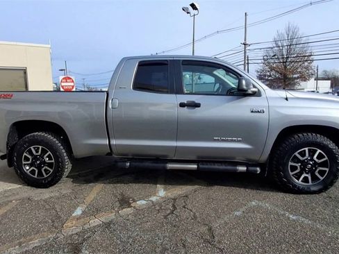 Used 2018 Toyota Tundra SR5 image 9