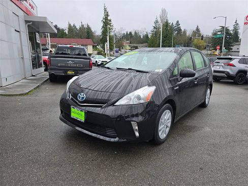 Used 2012 Toyota Prius V Three image 3