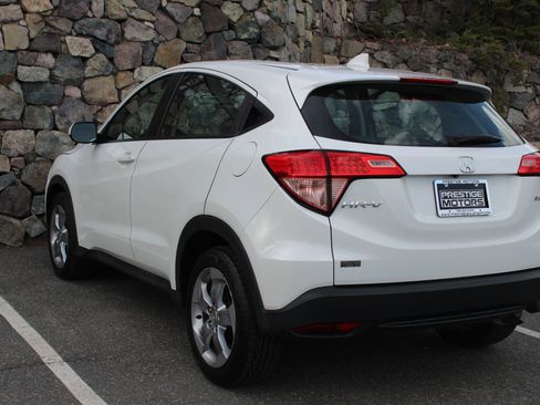 Used 2016 Honda HR-V LX image 7