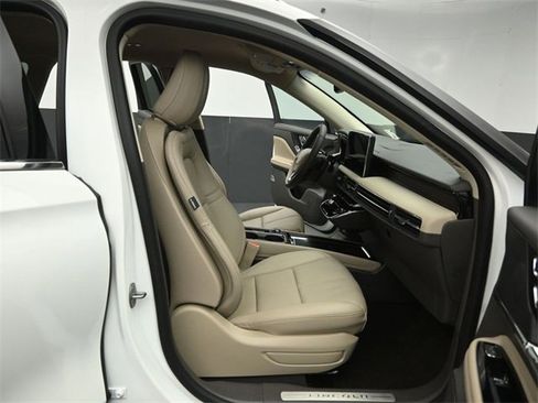 Certified 2023 Lincoln Corsair Reserve w/ Towing Package image 30