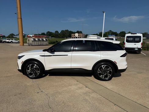 Used 2024 Lincoln Nautilus Premier w/ Jet Appearance Package AWD/4WD image 8