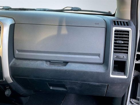 Certified 2017 RAM 1500 Classic SLT image 18