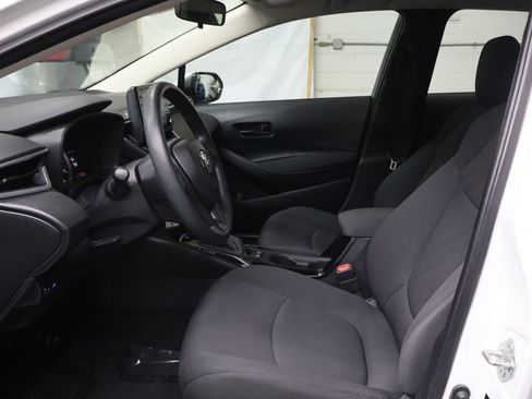 Used 2022 Toyota Corolla LE FWD image 16