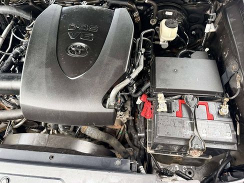 Used 2017 Toyota Tacoma SR5 w/ Tow Package AWD/4WD image 15