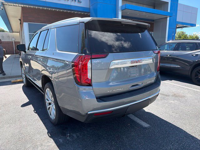 Used 2022 GMC Yukon Denali w/ Denali Premium Package AWD/4WD image 4