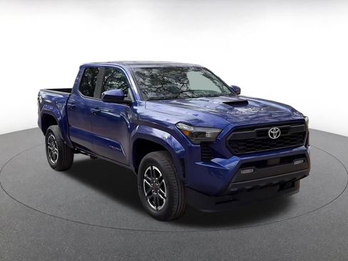 Used 2024 Toyota Tacoma TRD Sport image 3
