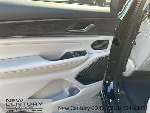 Used 2022 Jeep Grand Cherokee L Overland AWD/4WD image 13