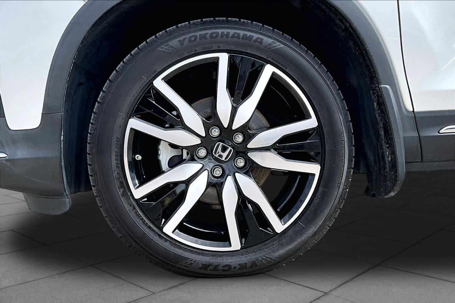 Used 2022 Honda Pilot Touring image 11