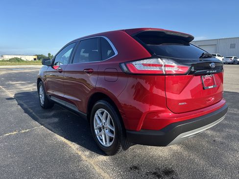 Used 2023 Ford Edge SEL image 3