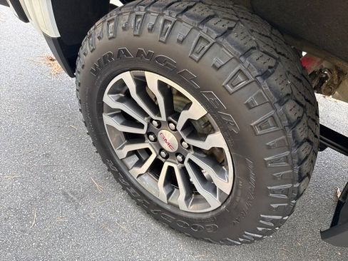 Certified 2021 GMC Sierra 1500 AT4 image 31