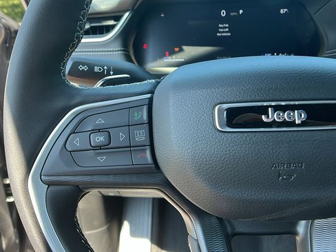 New 2025 Jeep Grand Cherokee L Altitude image 26