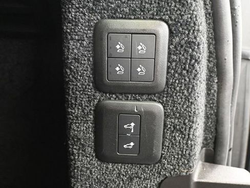 Used 2021 Land Rover Range Rover Westminster Edition image 44